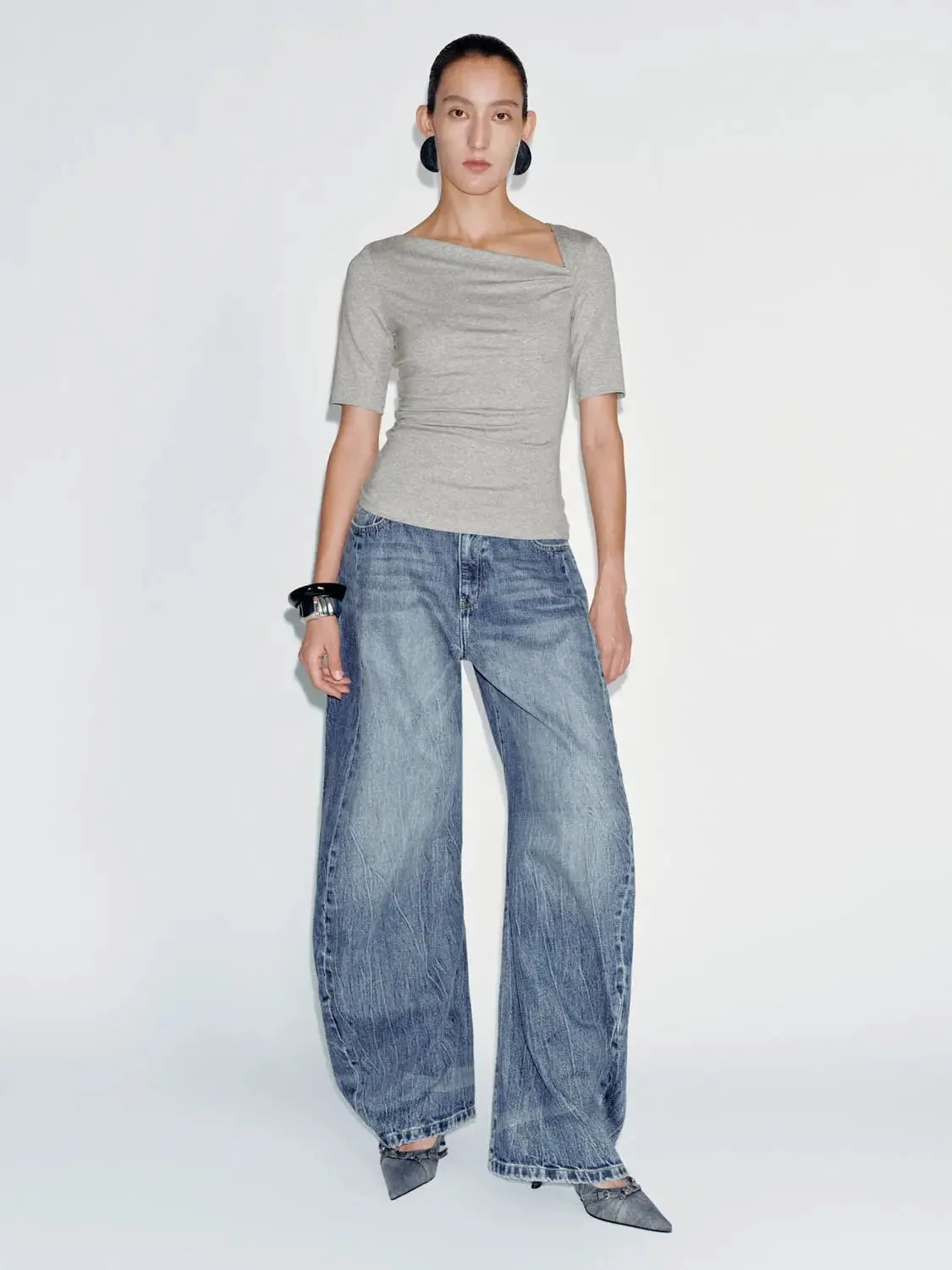 708-asymmetric-neck-ruched-viscose-cotton-t-shirt-12.webp Asymmetric Neck Ruched Viscose Cotton T Shirt