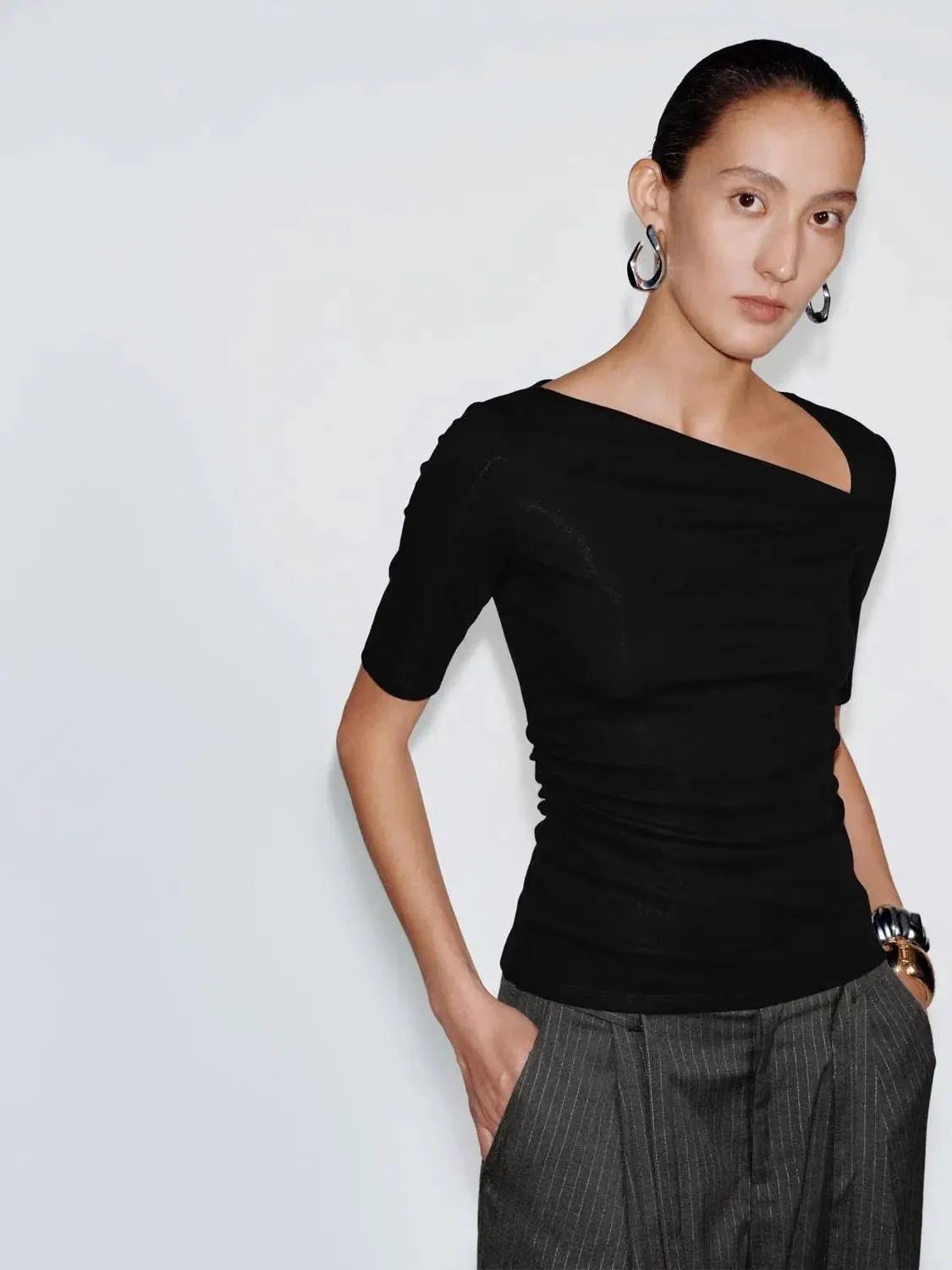 708-asymmetric-neck-ruched-viscose-cotton-t-shirt-2.webp Asymmetric Neck Ruched Viscose Cotton T Shirt
