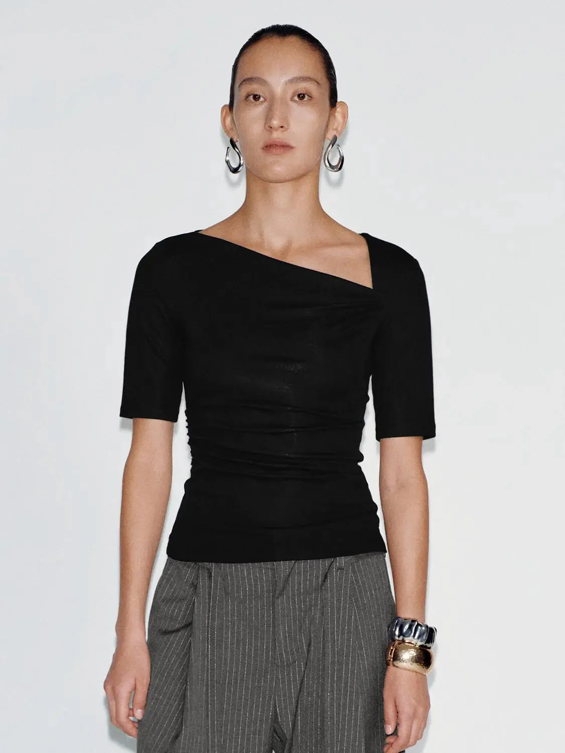 708-asymmetric-neck-ruched-viscose-cotton-t-shirt-33.webp Asymmetric Neck Ruched Viscose Cotton T Shirt