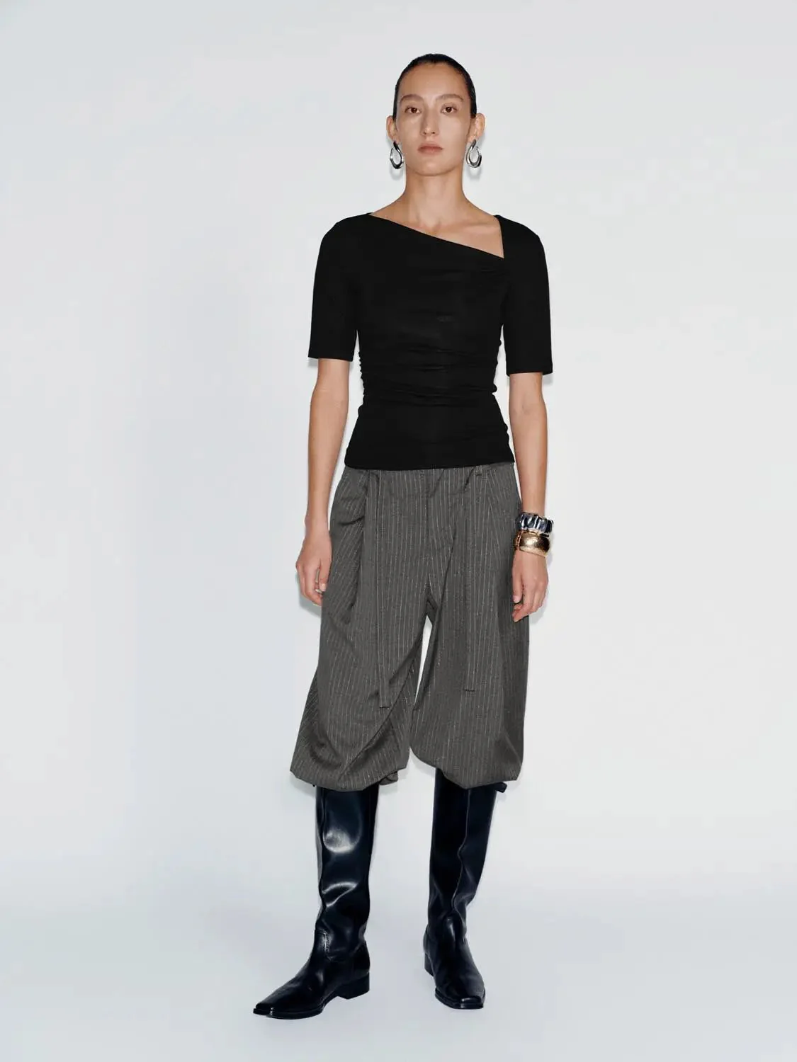 708-asymmetric-neck-ruched-viscose-cotton-t-shirt-4.webp Asymmetric Neck Ruched Viscose Cotton T Shirt