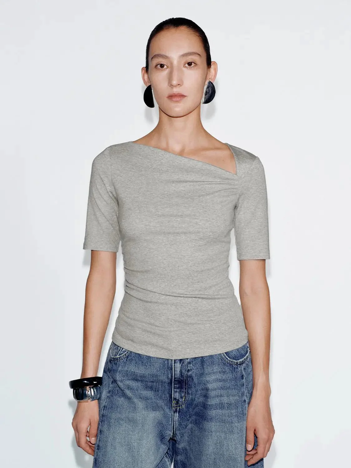 708-asymmetric-neck-ruched-viscose-cotton-t-shirt-9.webp Asymmetric Neck Ruched Viscose Cotton T Shirt