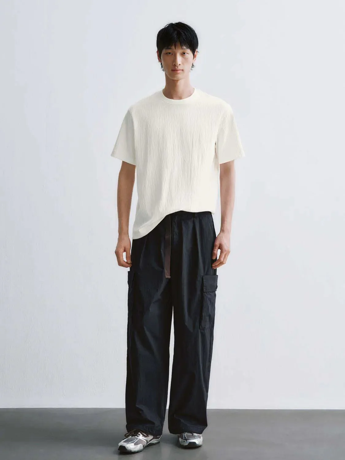 7123-minimalist-cotton-blend-crew-neck-everyday-t-shirts-12.webp Minimalist Cotton Blend Crew Neck Everyday T Shirts