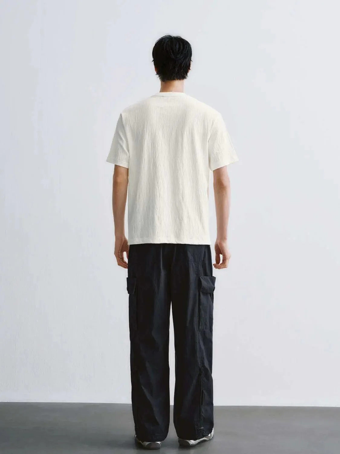 7123-minimalist-cotton-blend-crew-neck-everyday-t-shirts-14.webp Minimalist Cotton Blend Crew Neck Everyday T Shirts