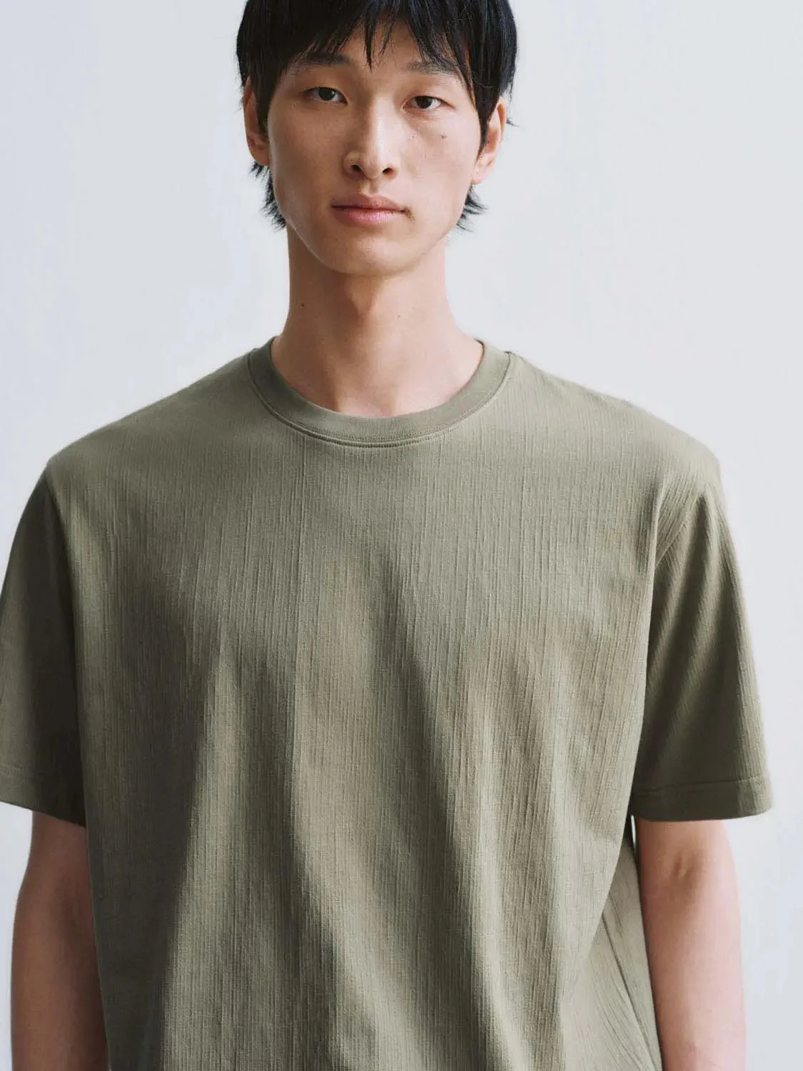 7123-minimalist-cotton-blend-crew-neck-everyday-t-shirts-19.webp Minimalist Cotton Blend Crew Neck Everyday T Shirts