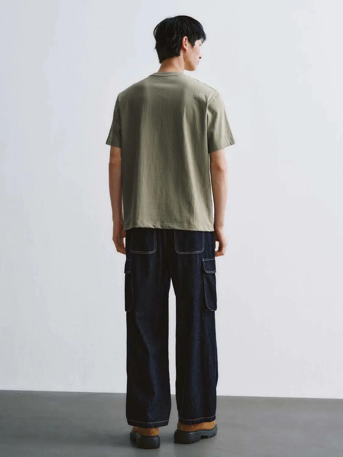 7123-minimalist-cotton-blend-crew-neck-everyday-t-shirts-22.webp Minimalist Cotton Blend Crew Neck Everyday T Shirts
