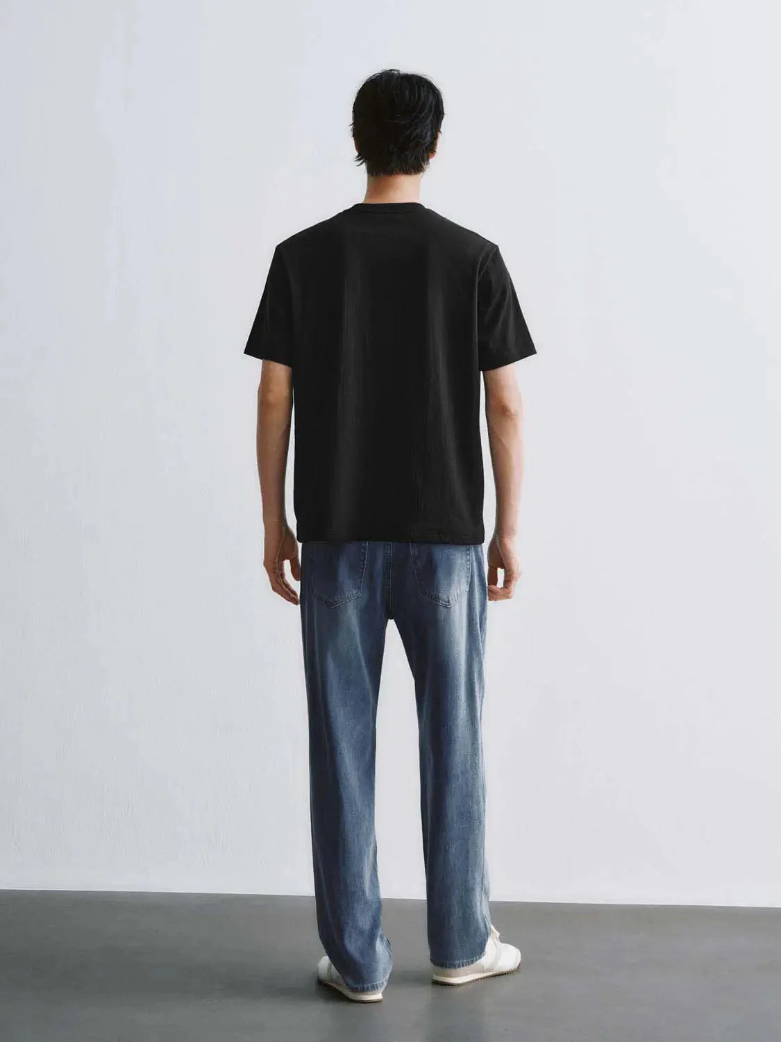 7123-minimalist-cotton-blend-crew-neck-everyday-t-shirts-6.webp Minimalist Cotton Blend Crew Neck Everyday T Shirts