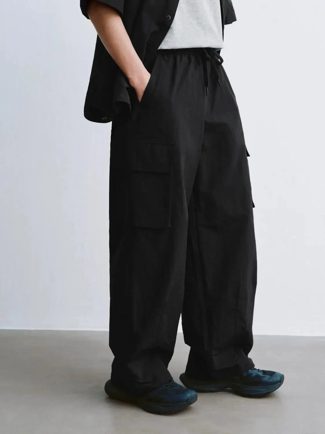 7224-flap-pocket-drawstring-straight-leg-cargo-pants-11.webp Flap Pocket Drawstring Straight Leg Cargo Pants