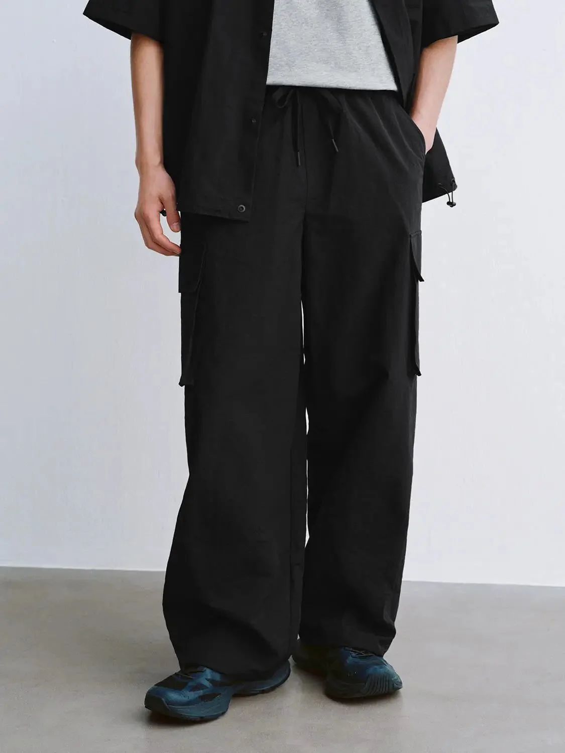 7224-flap-pocket-drawstring-straight-leg-cargo-pants-9.webp Flap Pocket Drawstring Straight Leg Cargo Pants