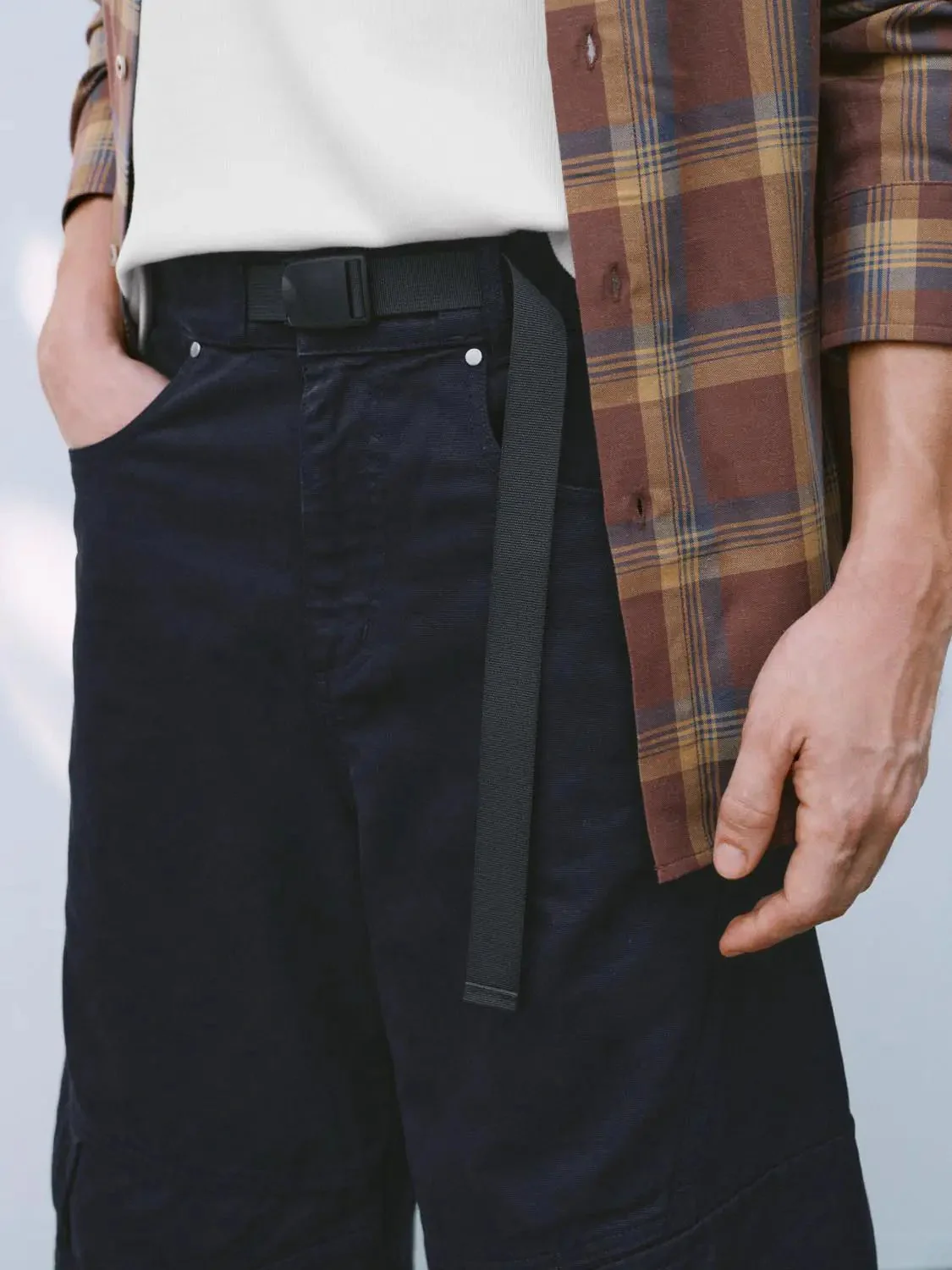 7283-flap-pocket-belted-wide-leg-cargo-jeans-5.webp Flap Pocket Belted Wide Leg Cargo Jeans