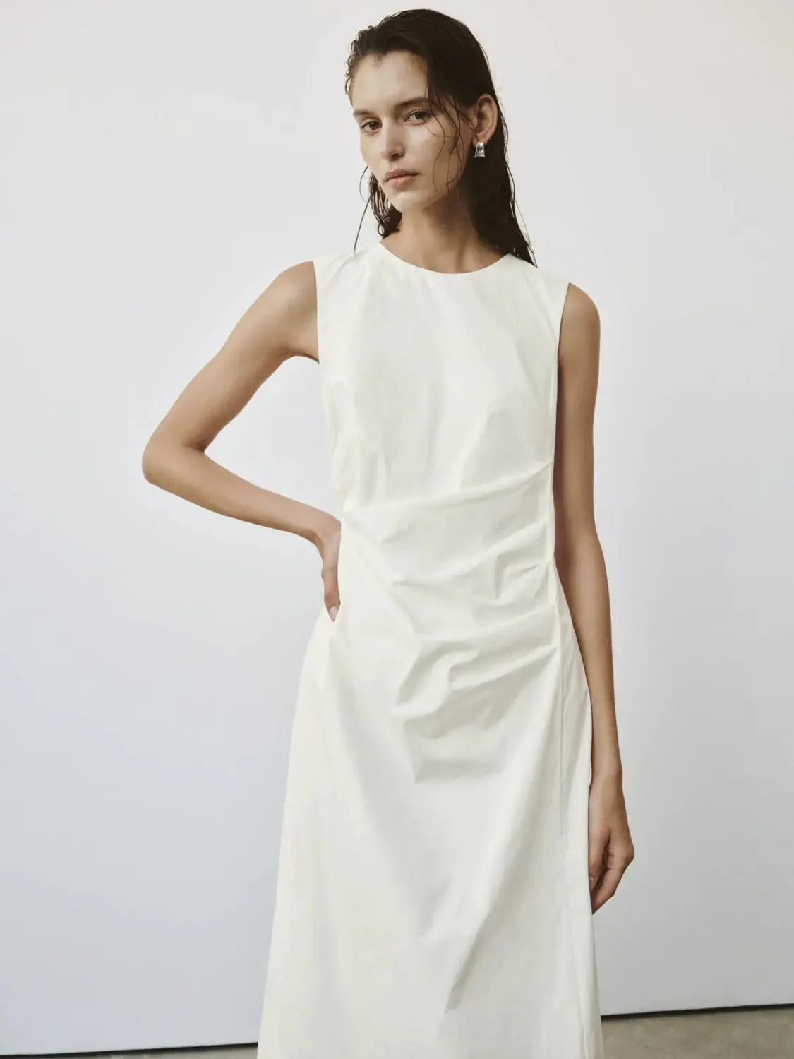 729-crew-neck-ruched-sleeveless-skater-midi-dresses-for-modern-wardrobe-2.webp Crew Neck Ruched Sleeveless Skater Midi Dresses For Modern Wardrobe