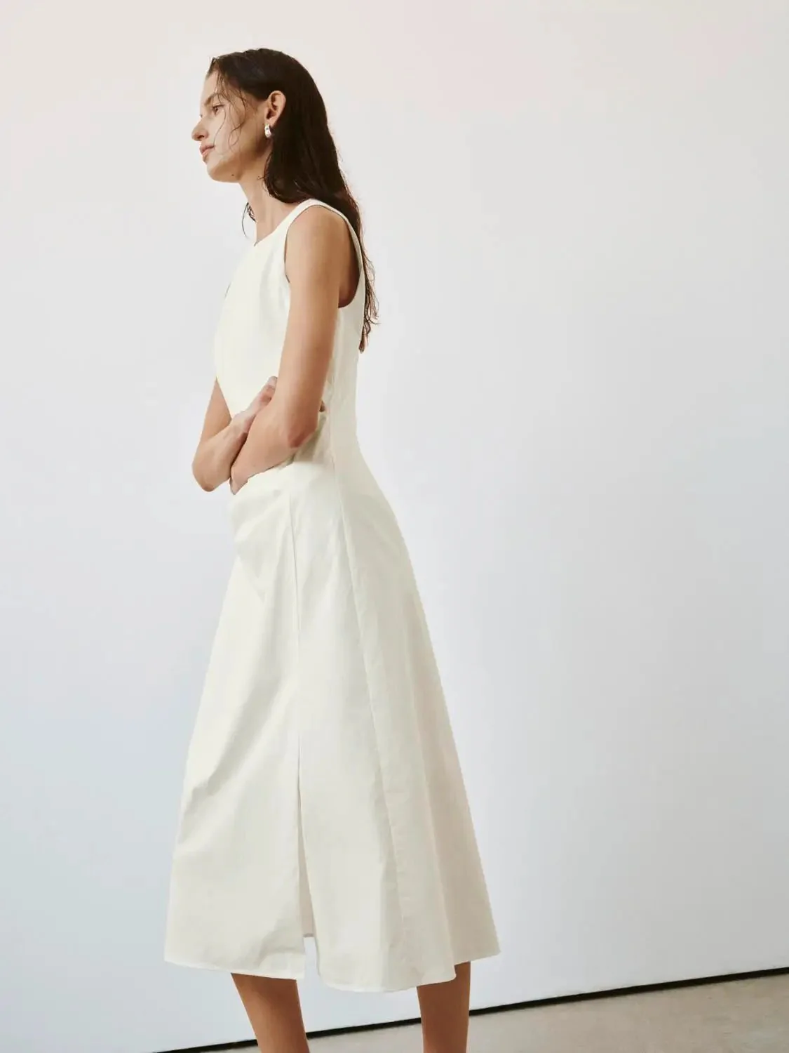 729-crew-neck-ruched-sleeveless-skater-midi-dresses-for-modern-wardrobe-5.webp Crew Neck Ruched Sleeveless Skater Midi Dresses For Modern Wardrobe