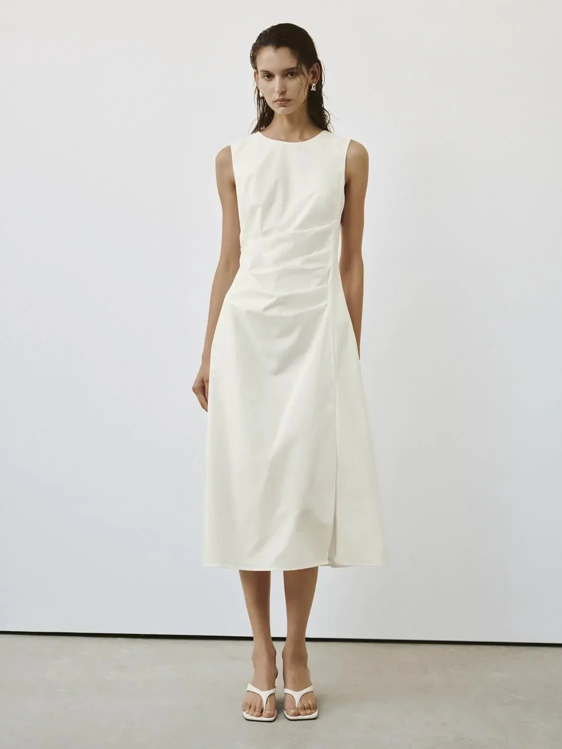 729-crew-neck-ruched-sleeveless-skater-midi-dresses-for-modern-wardrobe-9.webp Crew Neck Ruched Sleeveless Skater Midi Dresses For Modern Wardrobe