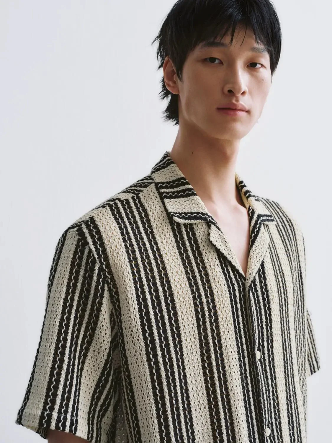 7301-striped-short-sleeve-crochet-shirts-3.webp Striped Short Sleeve Crochet Shirts
