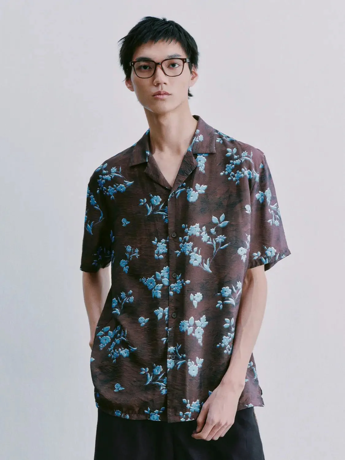 7324-printed-short-sleeve-shirts-1.webp Printed Short Sleeve Shirts