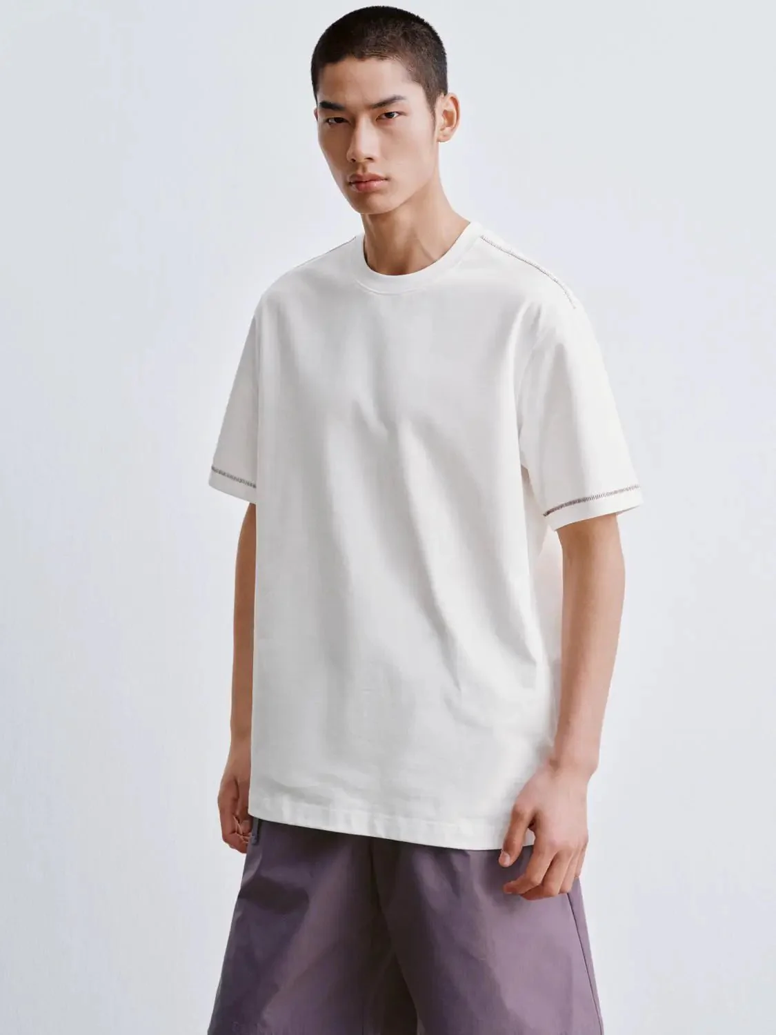 7357-contrast-stitch-crew-neck-cotton-t-shirt-10.webp Contrast Stitch Crew Neck Cotton T Shirt