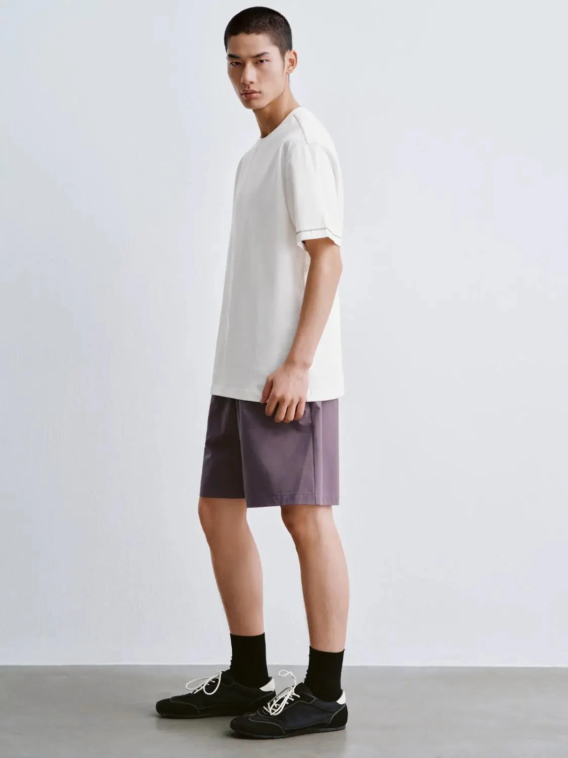 7357-contrast-stitch-crew-neck-cotton-t-shirt-12.webp Contrast Stitch Crew Neck Cotton T Shirt