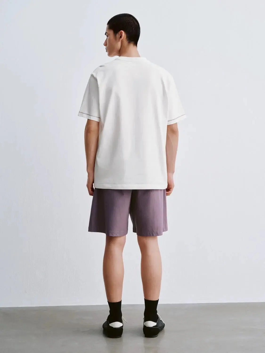 7357-contrast-stitch-crew-neck-cotton-t-shirt-14.webp Contrast Stitch Crew Neck Cotton T Shirt