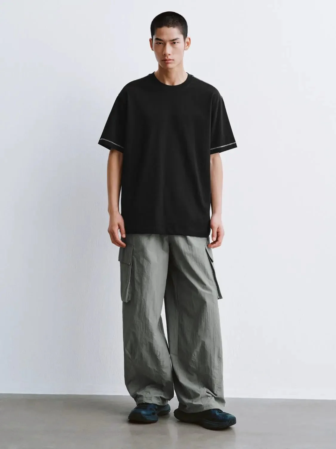 7357-contrast-stitch-crew-neck-cotton-t-shirt-5.webp Contrast Stitch Crew Neck Cotton T Shirt