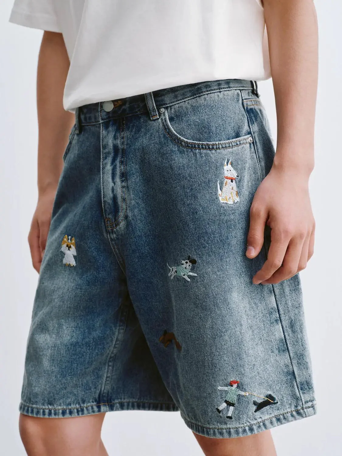 7373-embroidered-denim-shorts-5.webp Embroidered Denim Shorts