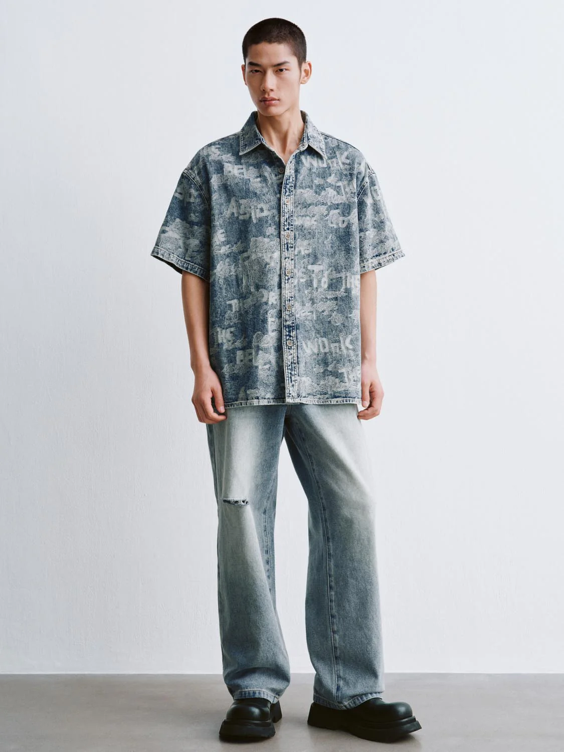 7418-printed-short-sleeve-denim-shirts-5.webp Printed Short Sleeve Denim Shirts