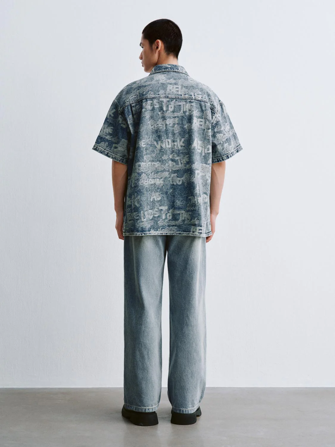 7418-printed-short-sleeve-denim-shirts-6.webp Printed Short Sleeve Denim Shirts