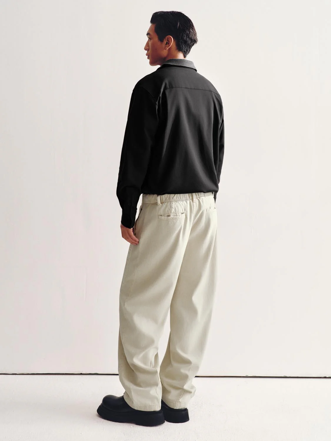 7424-seamed-barrel-leg-jeans-6.webp Seamed Barrel Leg Jeans