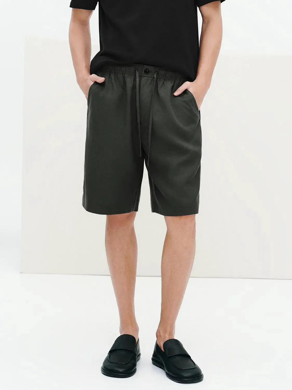 7430-drawstring-pull-on-loose-fit-shorts-1.webp Drawstring Pull On Loose-Fit Shorts
