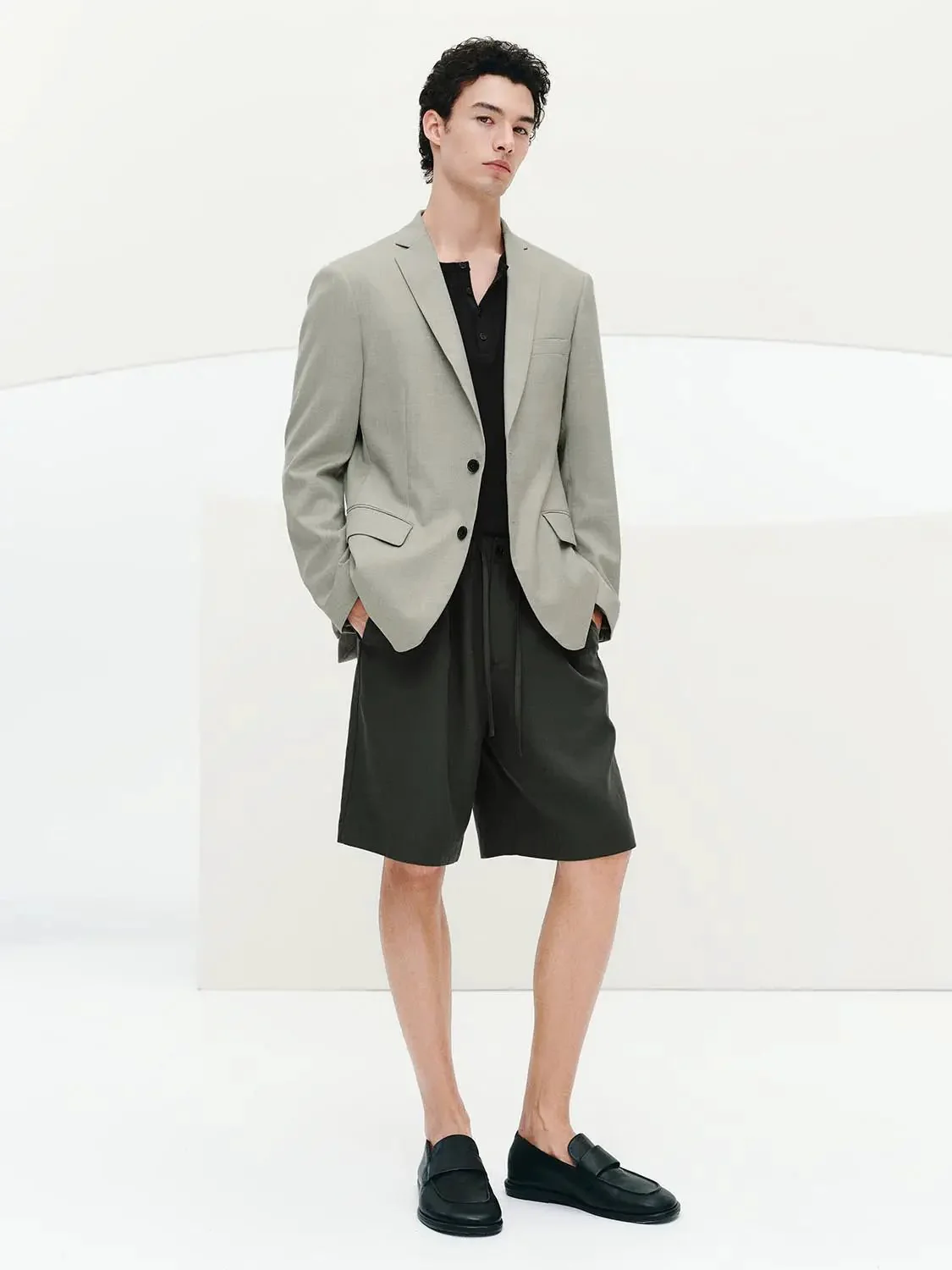 7430-drawstring-pull-on-loose-fit-shorts-4.webp Drawstring Pull On Loose-Fit Shorts