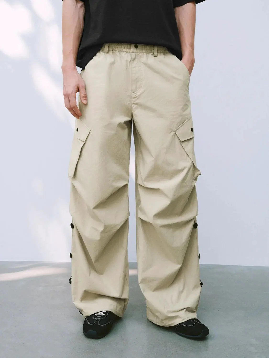 7442-flap-pocket-drawstring-wide-leg-cargo-pants-1.webp Flap Pocket Drawstring Wide Leg Cargo Pants