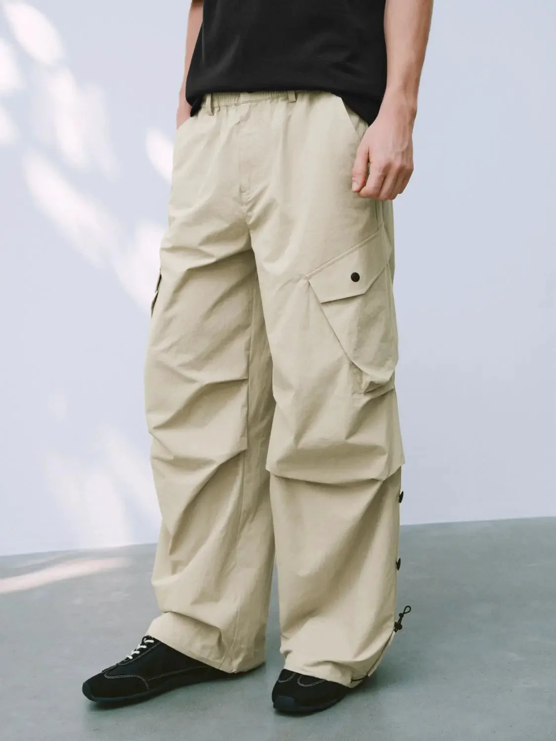 7442-flap-pocket-drawstring-wide-leg-cargo-pants-3.webp Flap Pocket Drawstring Wide Leg Cargo Pants