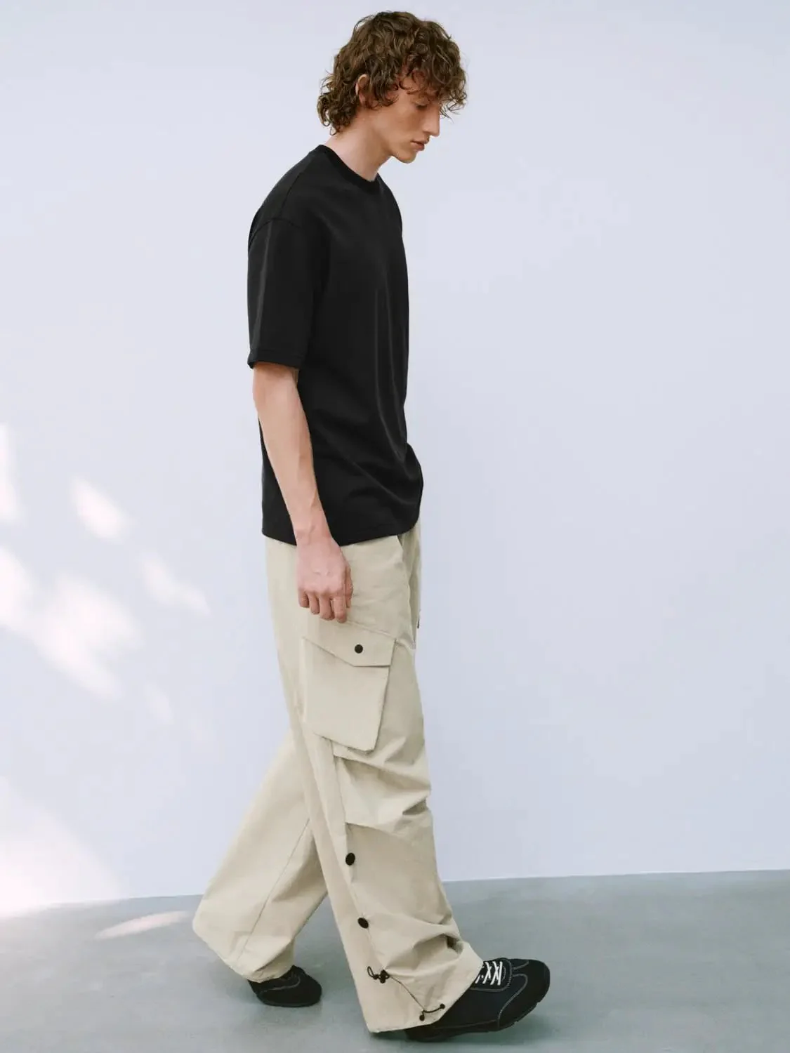 7442-flap-pocket-drawstring-wide-leg-cargo-pants-7.webp Flap Pocket Drawstring Wide Leg Cargo Pants