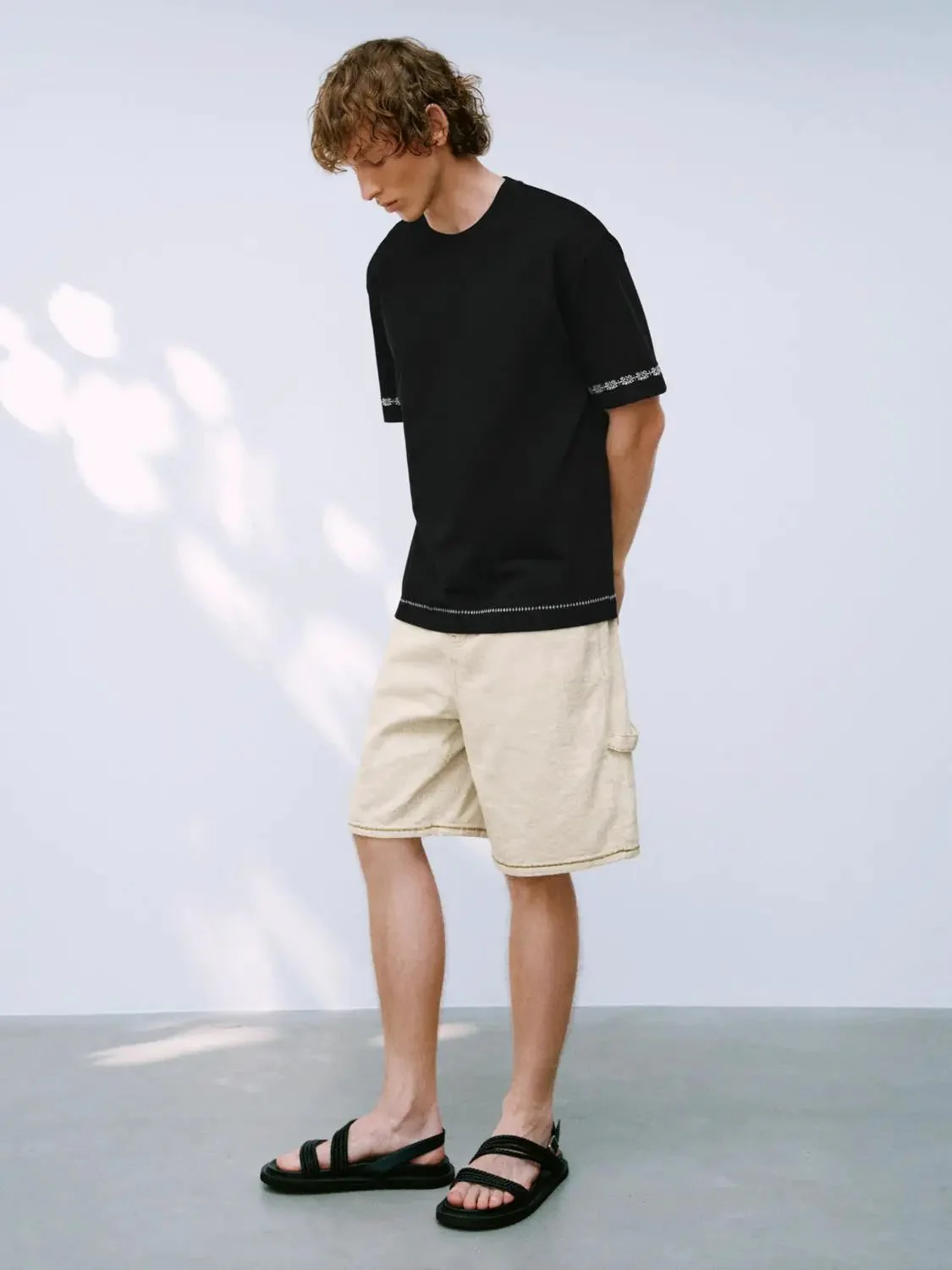 7461-embroidered-trim-cotton-crew-neck-t-shirt-4.webp Embroidered Trim Cotton Crew Neck T Shirt