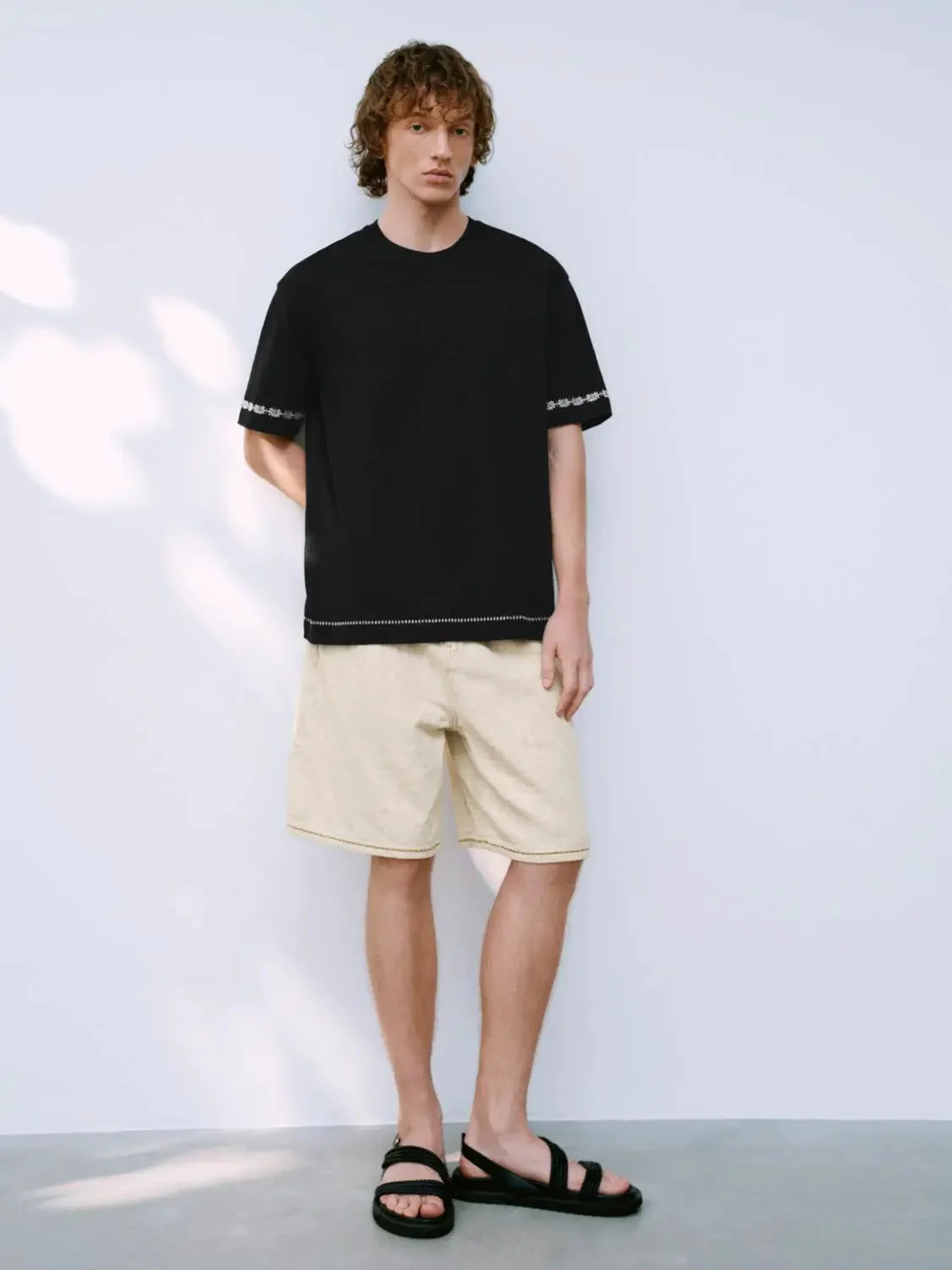7461-embroidered-trim-cotton-crew-neck-t-shirt-5.webp Embroidered Trim Cotton Crew Neck T Shirt