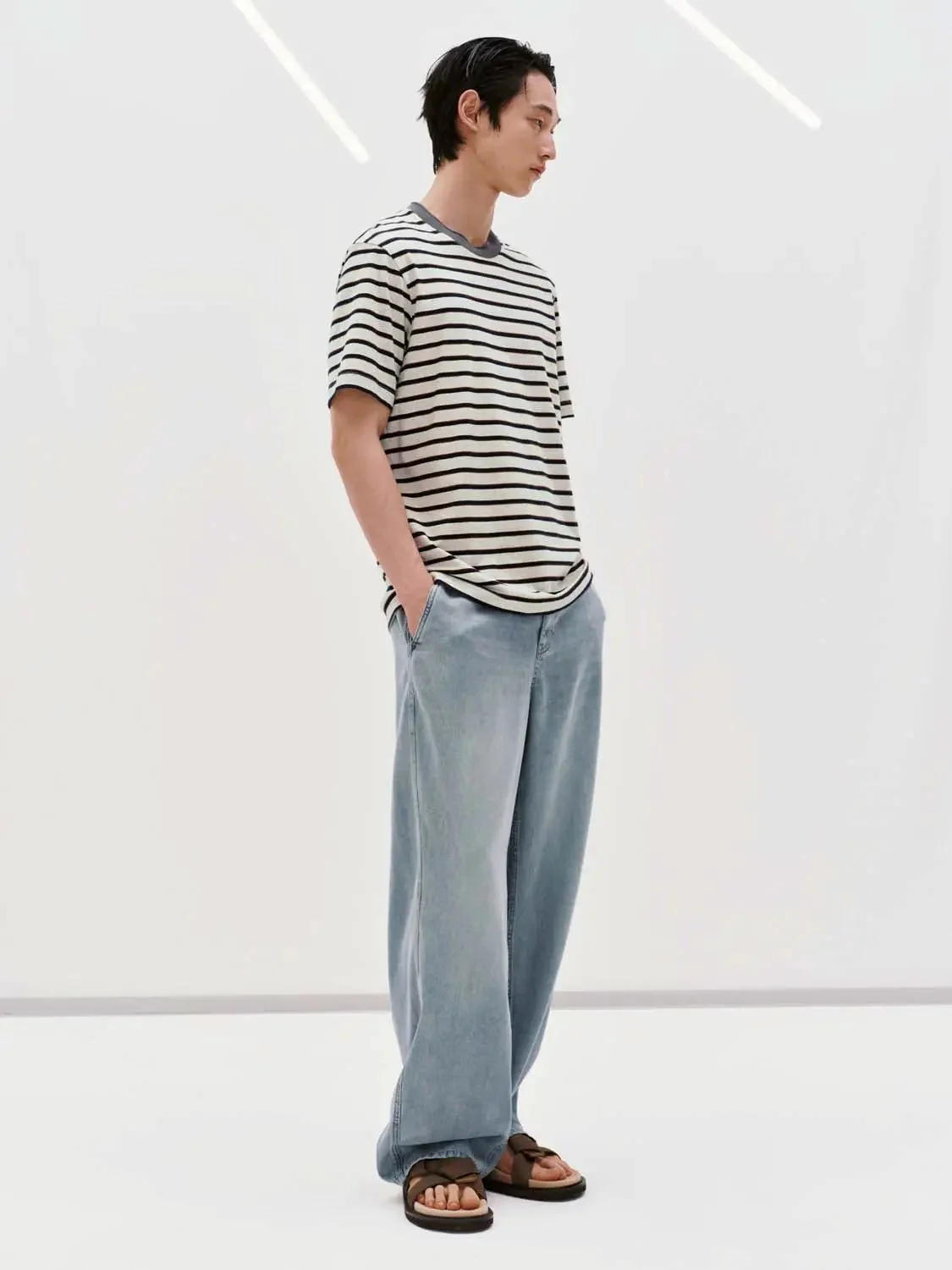 7594-cotton-crew-neck-contrast-striped-t-shirt-5.webp Cotton Crew Neck Contrast Striped T Shirt