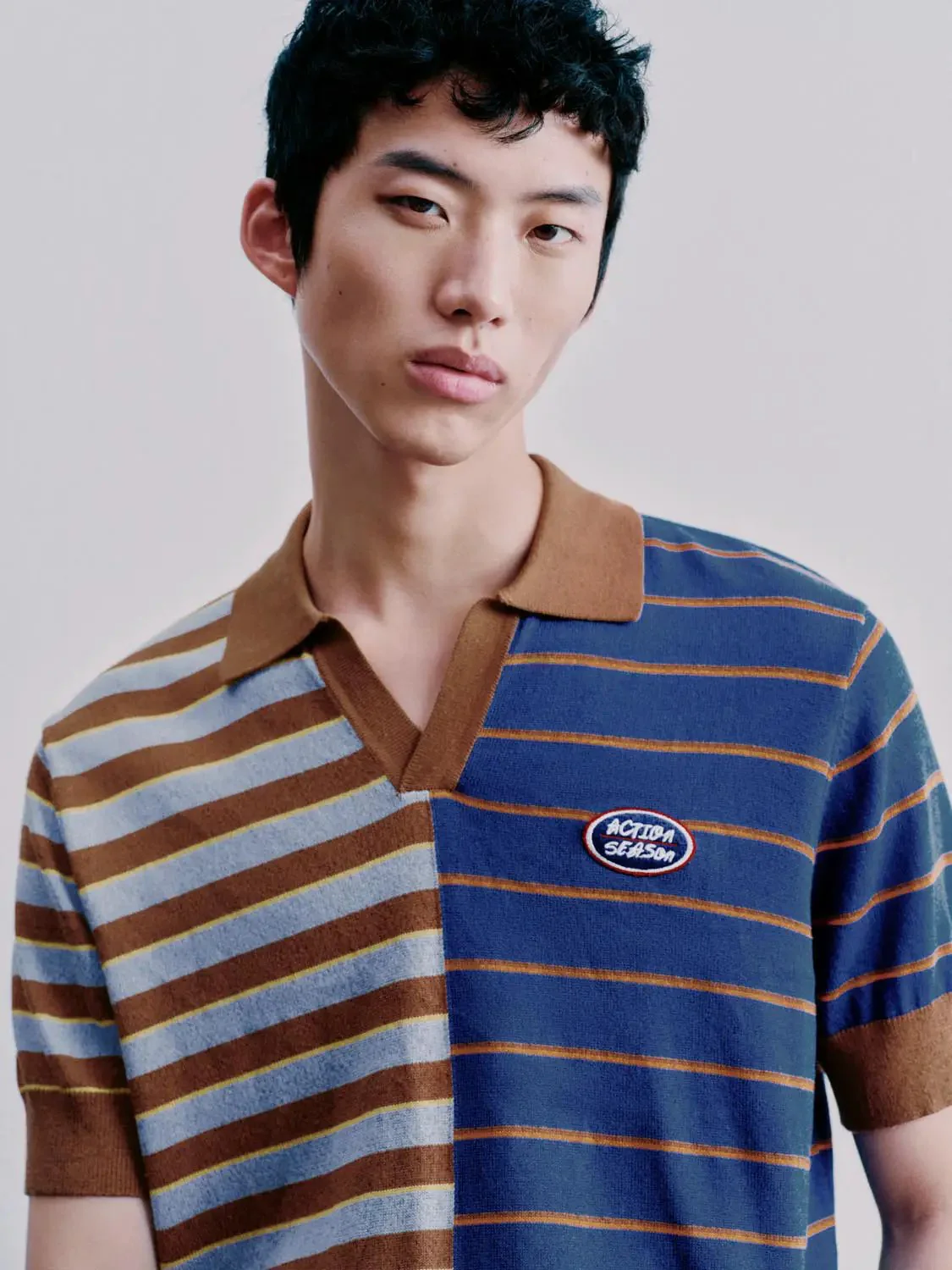 7626-polo-neck-contrast-spliced-knitted-t-shirts-3.webp Polo Neck Contrast Spliced Knitted T-Shirts
