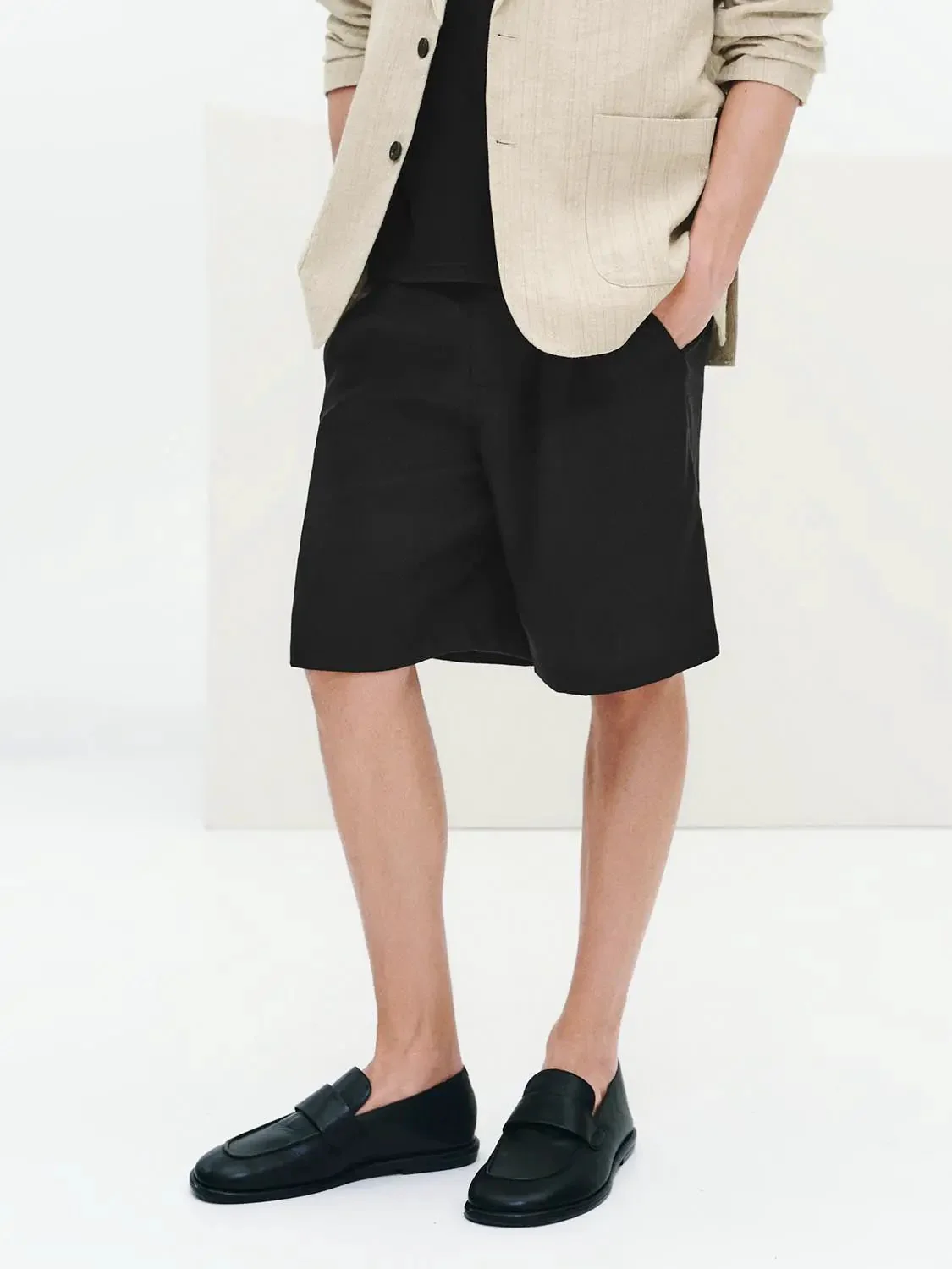 Linen Blend Pleat Detail Shorts