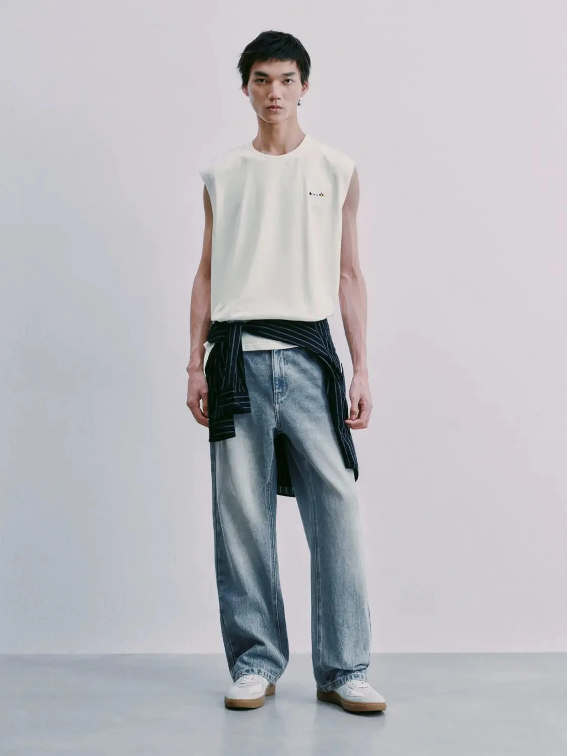 7681-minimalist-cotton-printed-sleeveless-top-4.webp Minimalist Cotton Printed Sleeveless Top