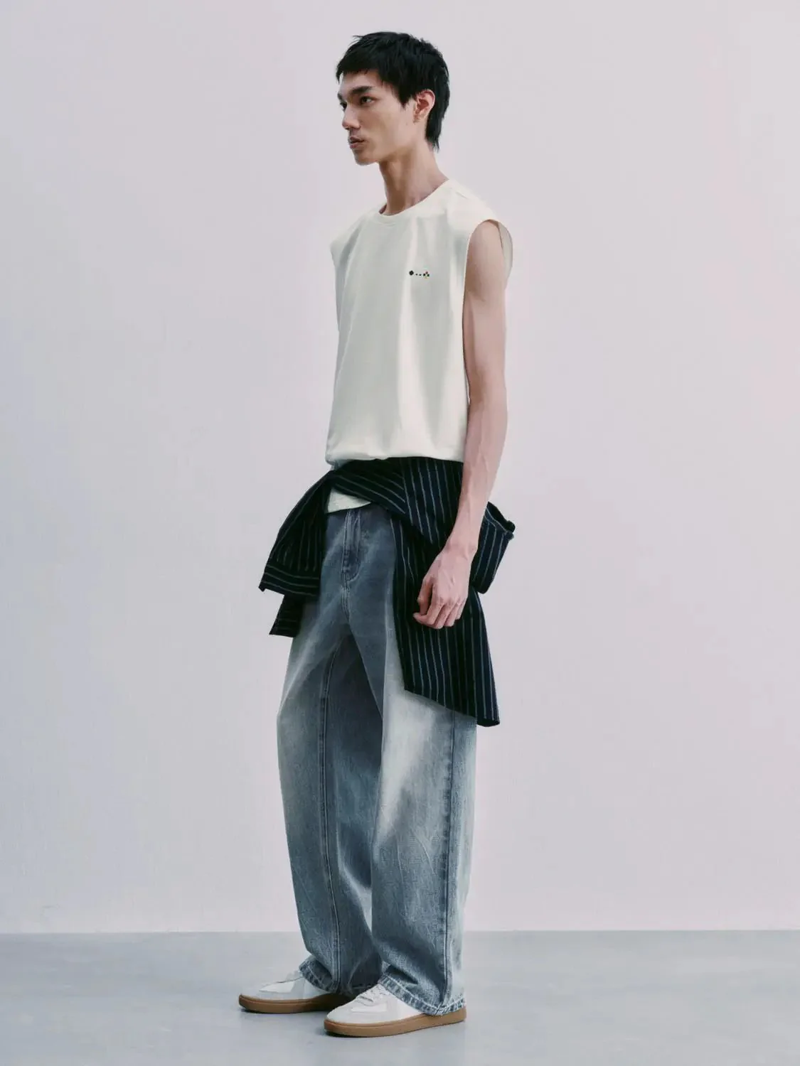 7681-minimalist-cotton-printed-sleeveless-top-5.webp Minimalist Cotton Printed Sleeveless Top