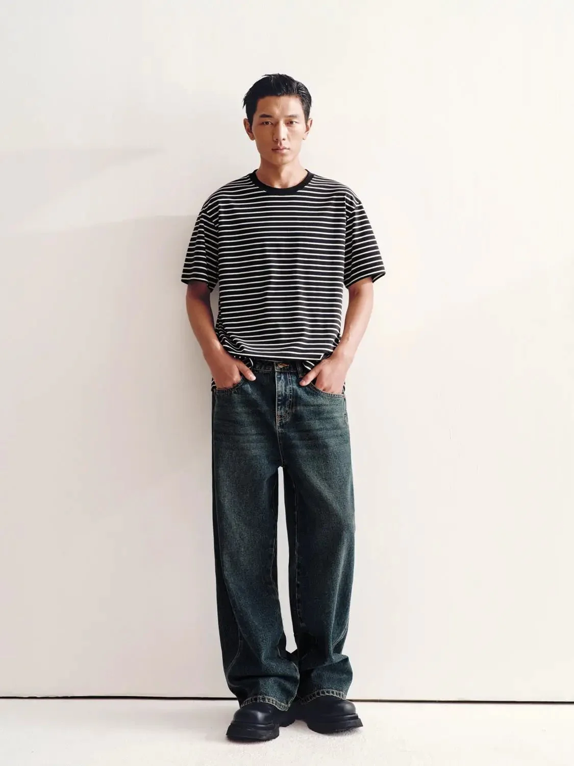 7687-crew-neck-cotton-blend-contrast-striped-t-shirt-12.webp Crew Neck Cotton Blend Contrast Striped T Shirt