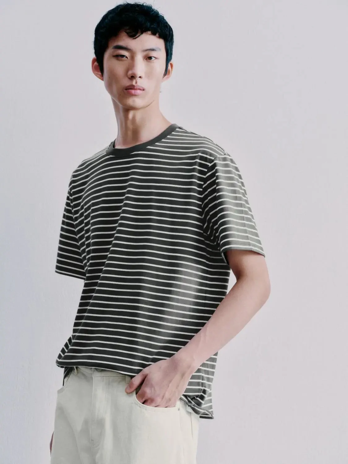 7687-crew-neck-cotton-blend-contrast-striped-t-shirt-18.webp Crew Neck Cotton Blend Contrast Striped T Shirt