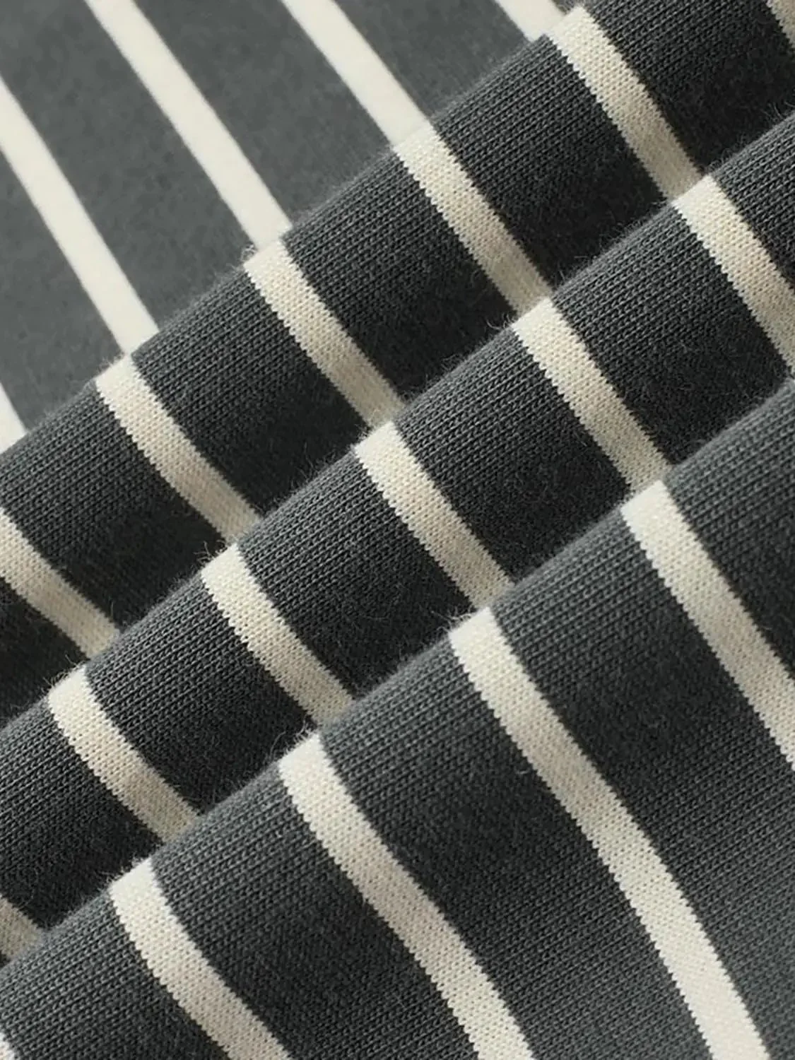 7687-crew-neck-cotton-blend-contrast-striped-t-shirt-24.webp Crew Neck Cotton Blend Contrast Striped T Shirt