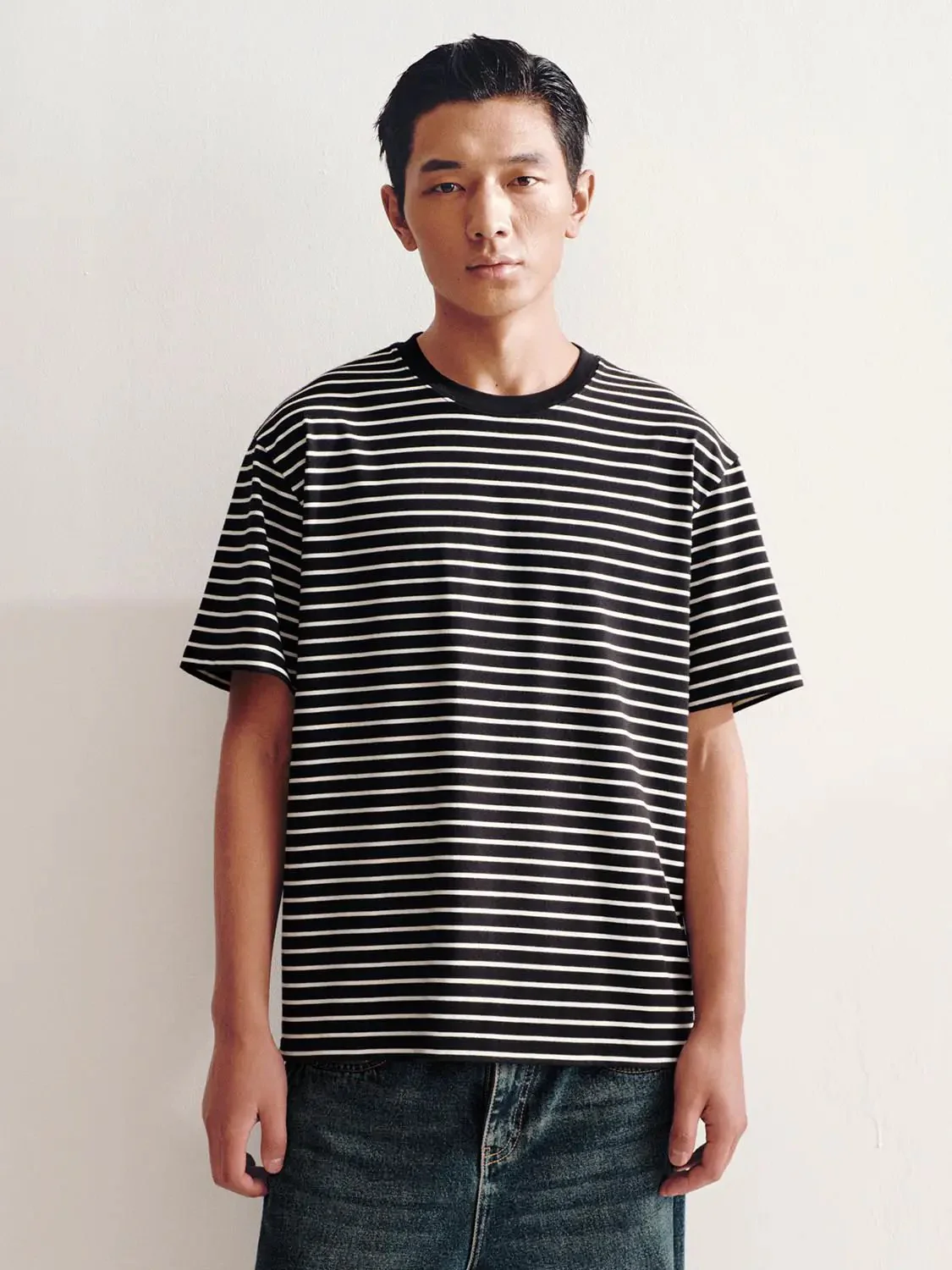 7687-crew-neck-cotton-blend-contrast-striped-t-shirt-26.webp Crew Neck Cotton Blend Contrast Striped T Shirt