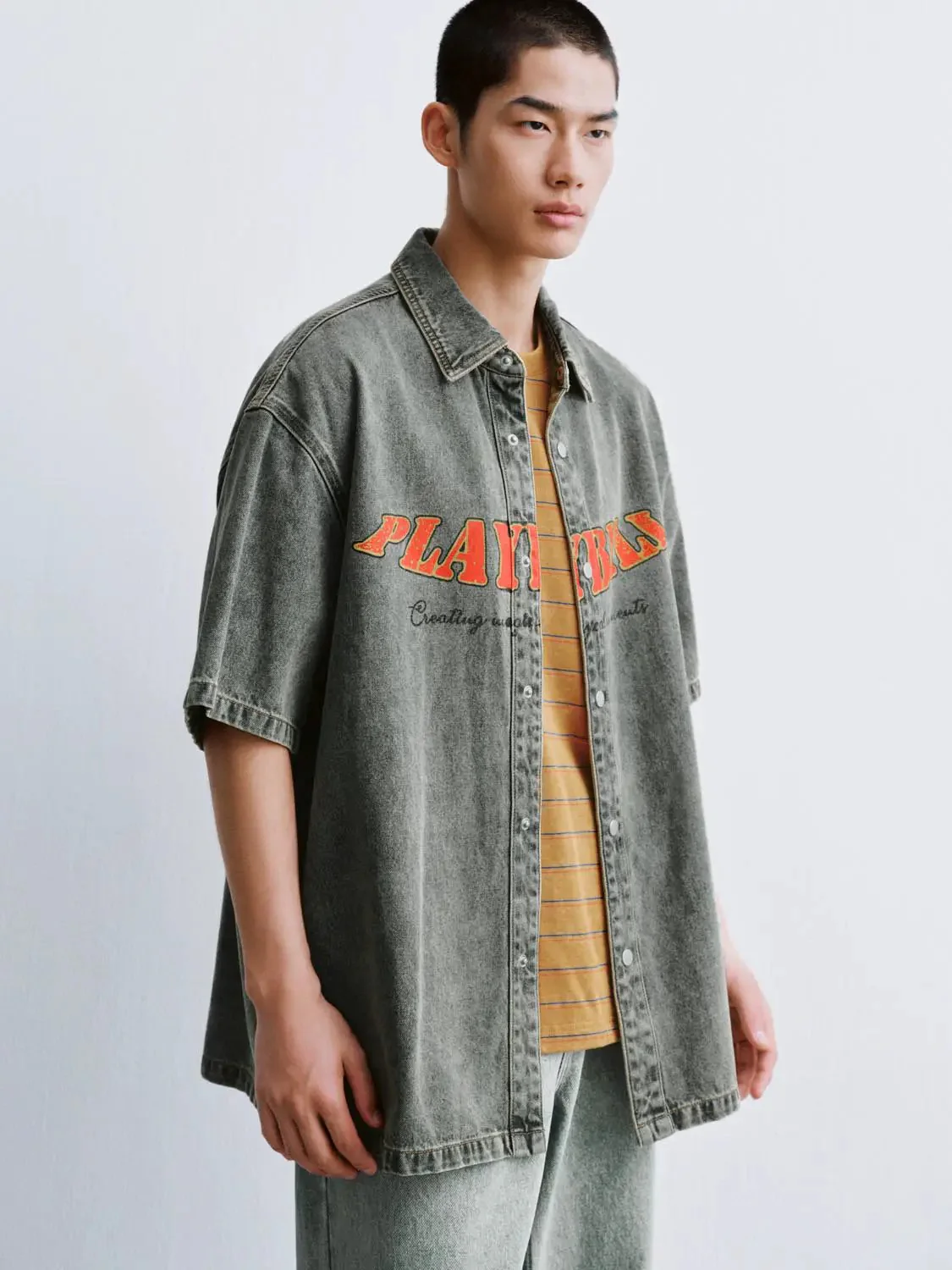 7802-printed-short-sleeve-denim-shirts-2.webp Printed Short Sleeve Denim Shirts