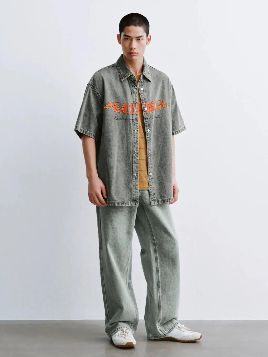 7802-printed-short-sleeve-denim-shirts-5.webp Printed Short Sleeve Denim Shirts