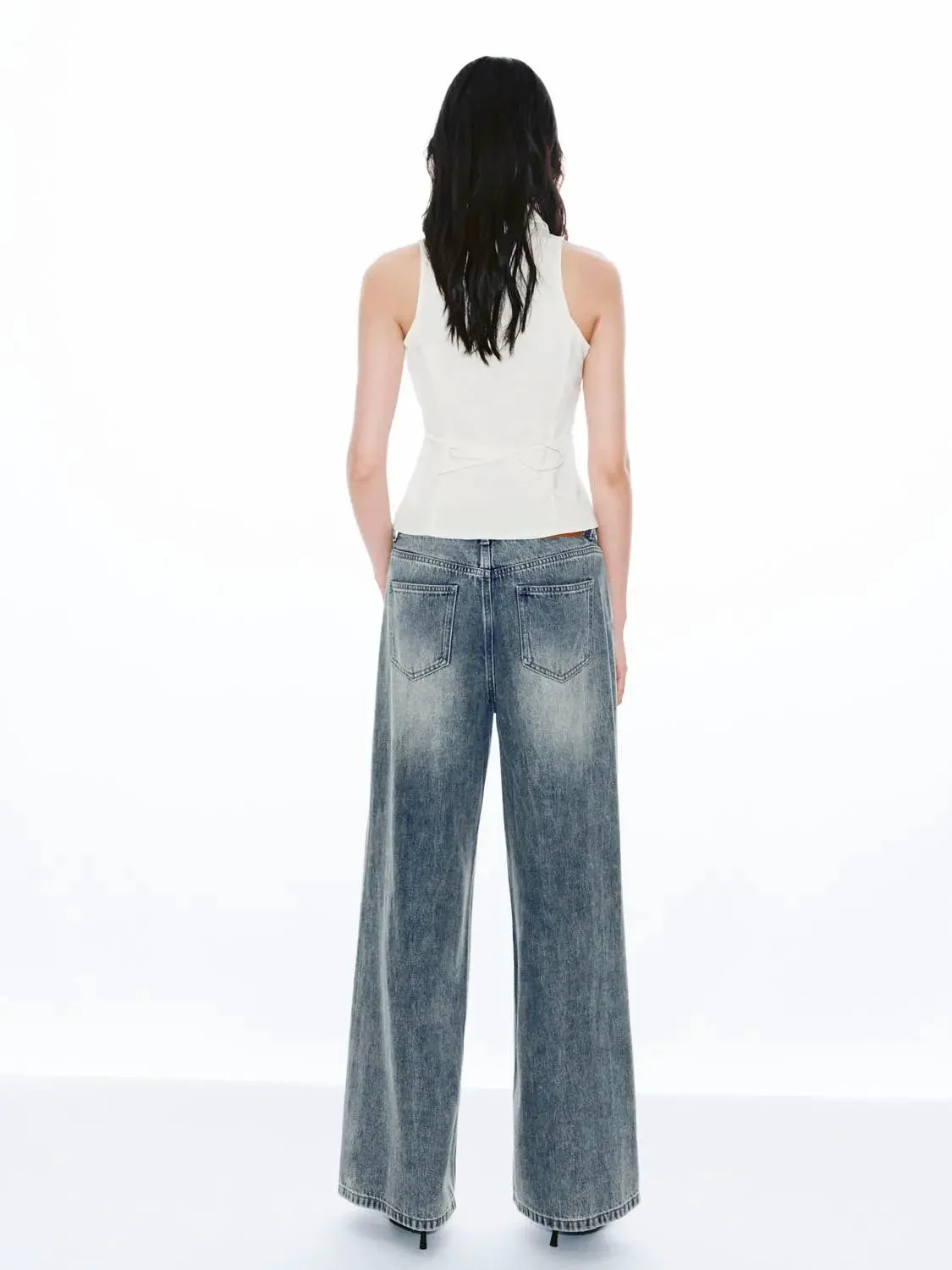 781-seamed-skinny-fit-sleeveless-shirts-with-slight-stretch-6.webp Seamed Skinny Fit Sleeveless Shirts With Slight Stretch