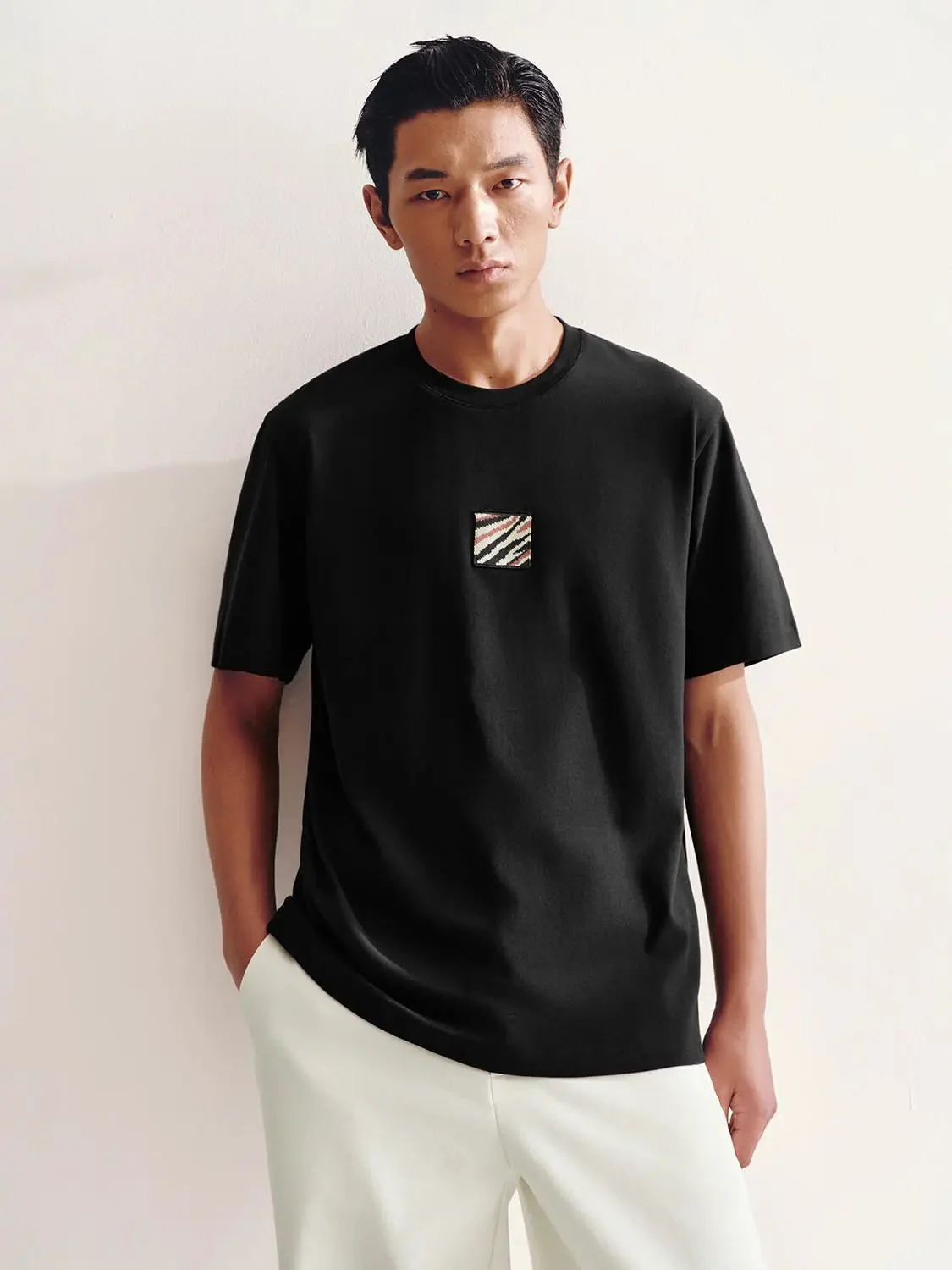 7842-embroidered-cotton-crew-neck-relaxed-fit-t-shirts-18.webp Embroidered Cotton Crew Neck Relaxed Fit T Shirts