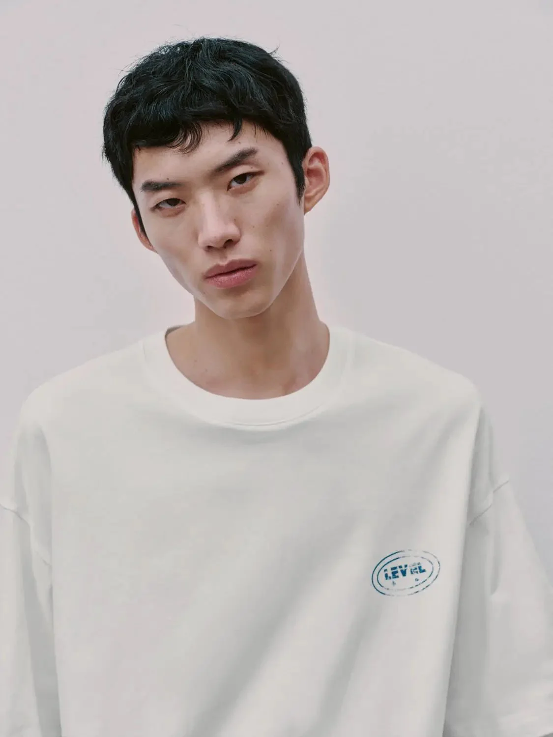 7859-cotton-graphic-print-chest-logo-crew-neck-t-shirt-3.webp Cotton Graphic Print Chest Logo Crew Neck T Shirt