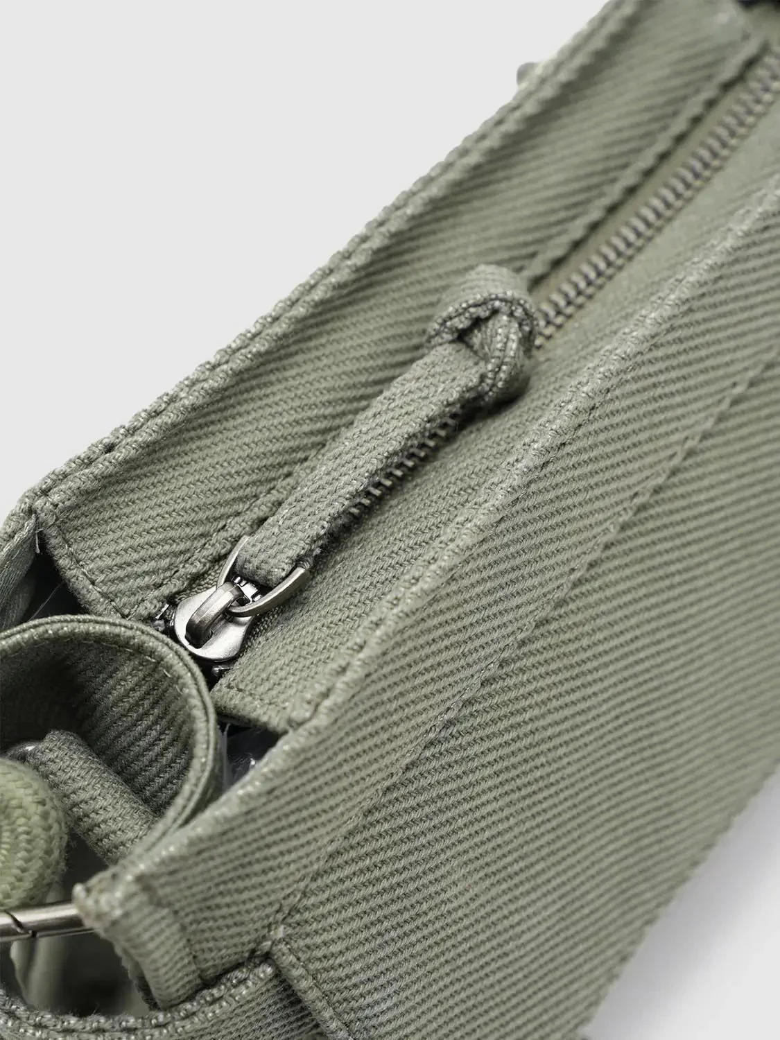 7879-multi-pocket-crossbody-bags-5.webp Multi-Pocket Crossbody Bags