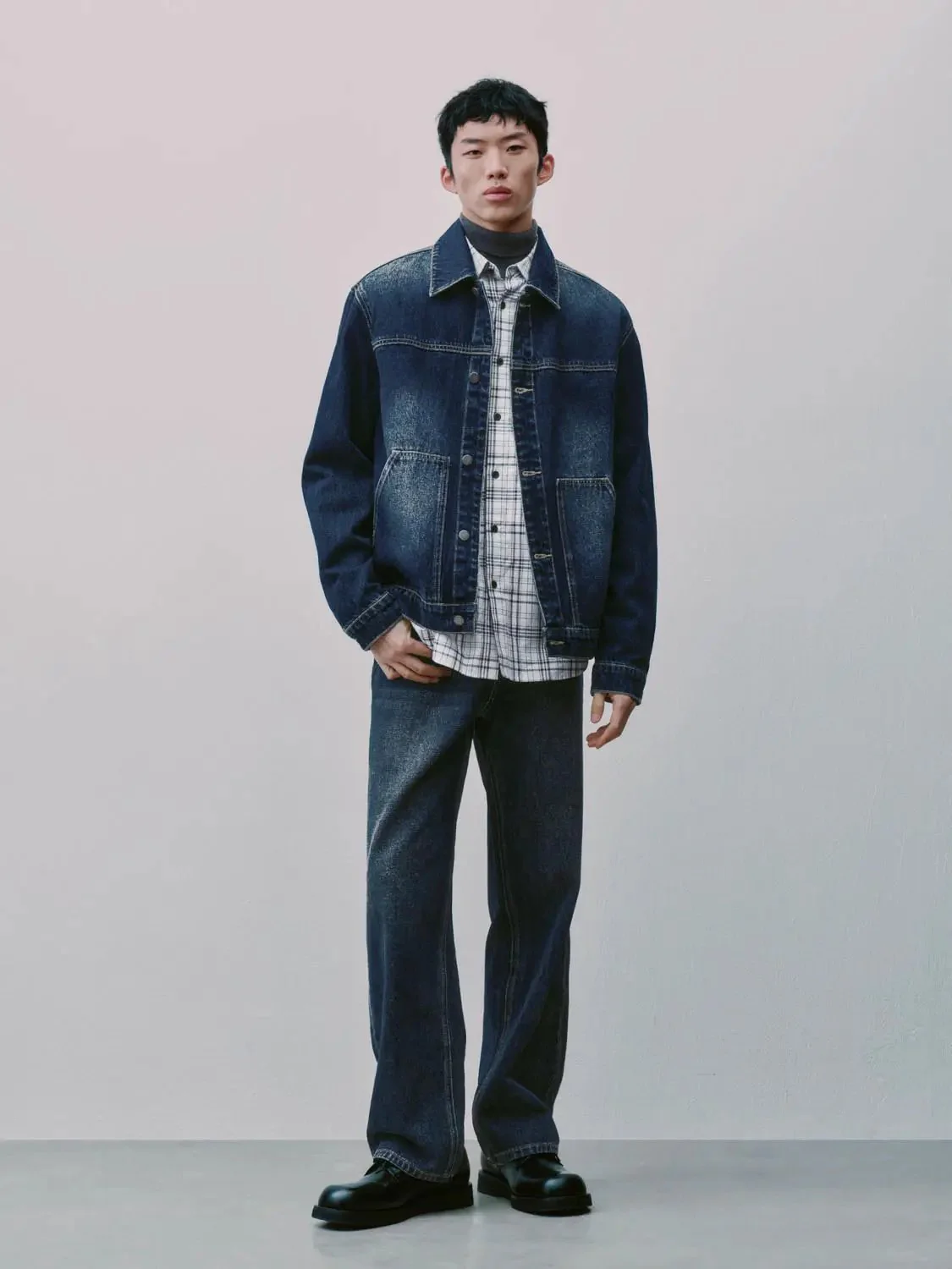 7976-washed-straight-leg-jeans-7.webp Washed Straight Leg Jeans