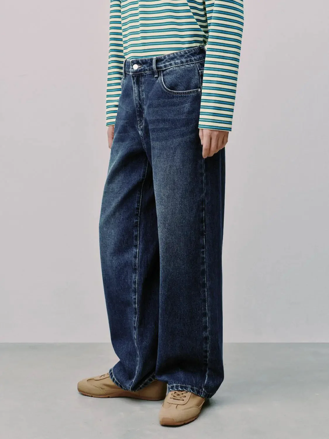 8006-washed-straight-leg-jeans-3.webp Washed Straight Leg Jeans